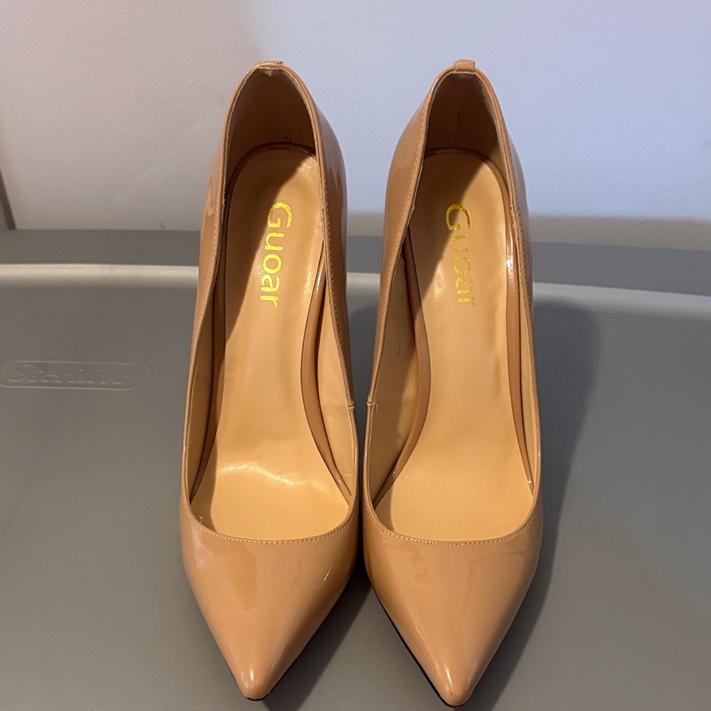 GUOAR Nude Patent Pointed-Toe Women’s Pumps